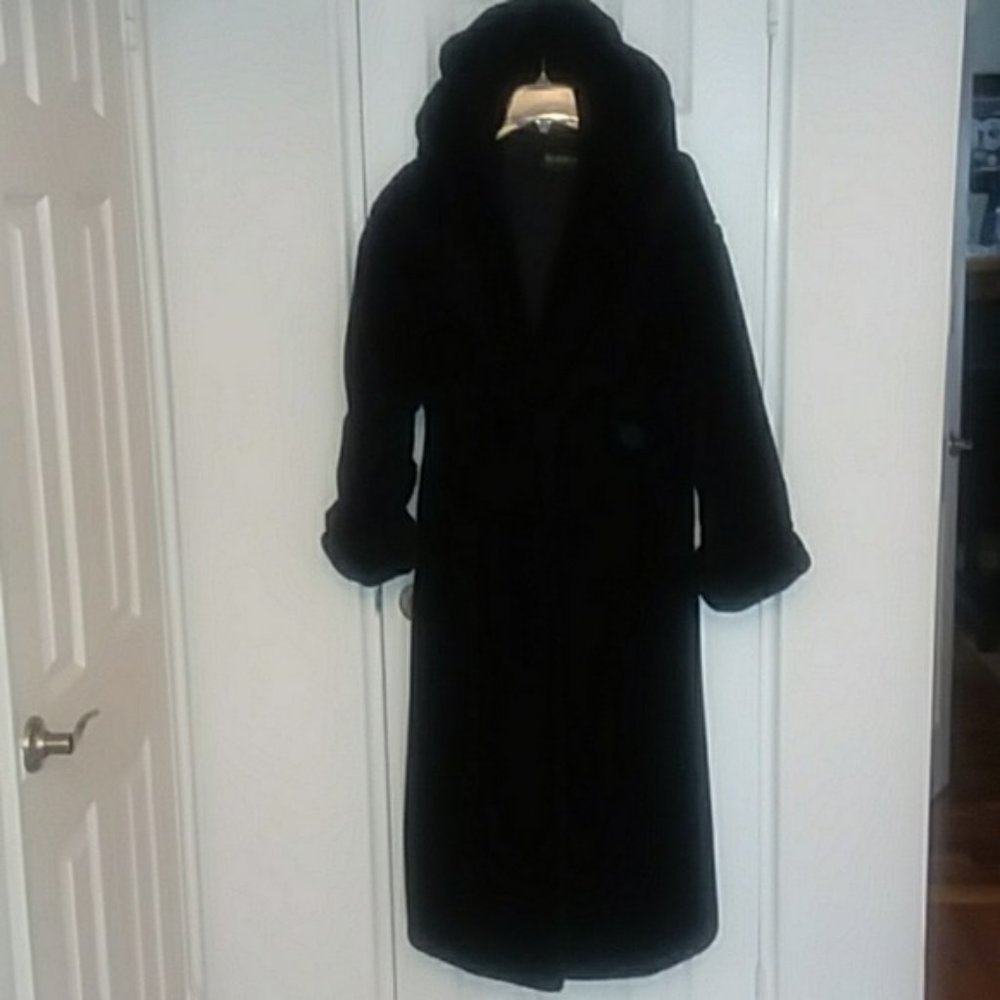 Faux Fur Coat with Hood/Collar